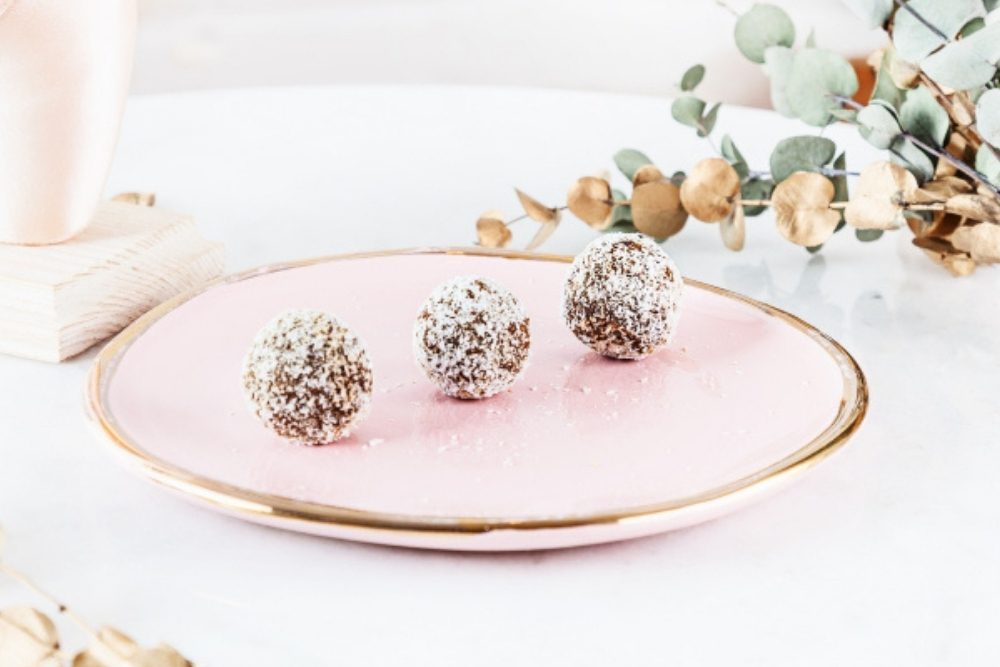 Vegan No-Bake Carrot Cake Truffle Recipe